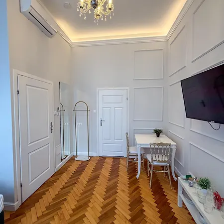 Royal Apartments-2